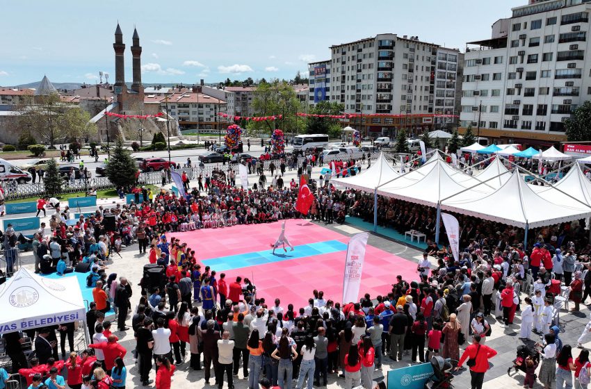  19 Mayıs Coşkusu Spor ve Gösterilerle Taçlandı