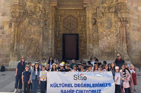 “Görmeden Ölmeyin” Gezisiyle Divriği’de Tarih Dolu Bir Gün