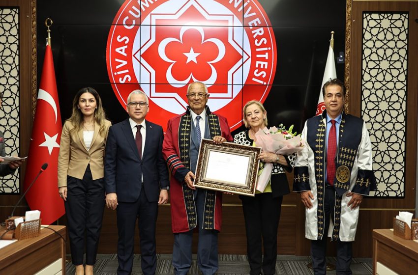  Lütfi Abay’a Fahri Doktora Ünvanı Verildi