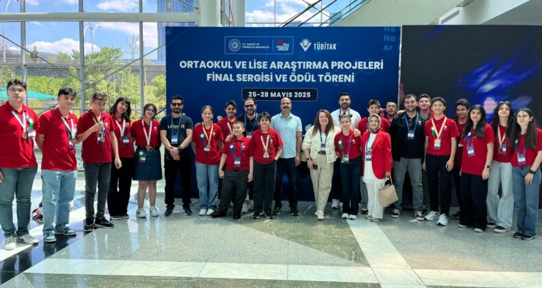  Sivaslı Öğrenciler TÜBİTAK Türkiye Finallerinde Büyük Başarı Elde Etti