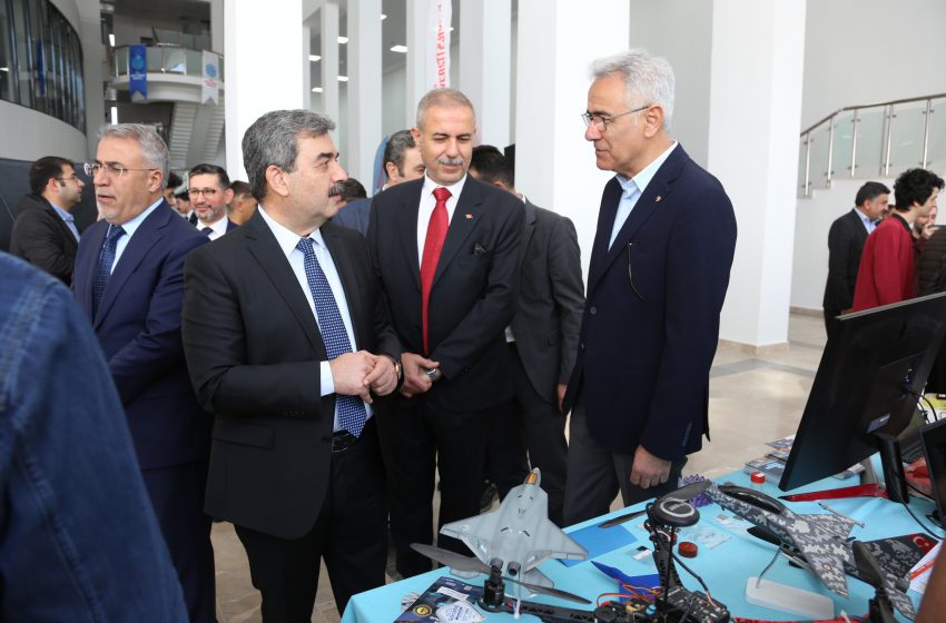  Zeki Özdemir’den Gençlere Tavsiye: “Üniversite Tercihinizde Sivas’ı Göz Ardı Etmeyin”