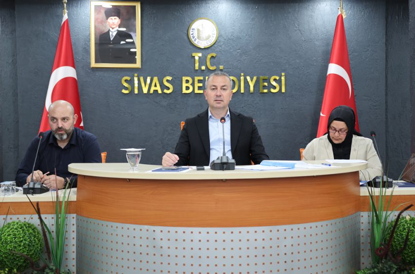 Başkan Uzun’dan Sosyal Medya Uyarısı: “Sivas Merkezde Kene Vakası Yok”