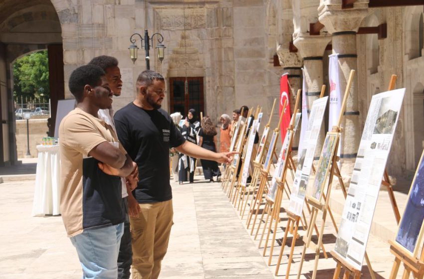  ‘Selçuklu Mimarisi Nasıl Okunur’ sergisi Selçuklu mirası Gök Medrese’de açıldı