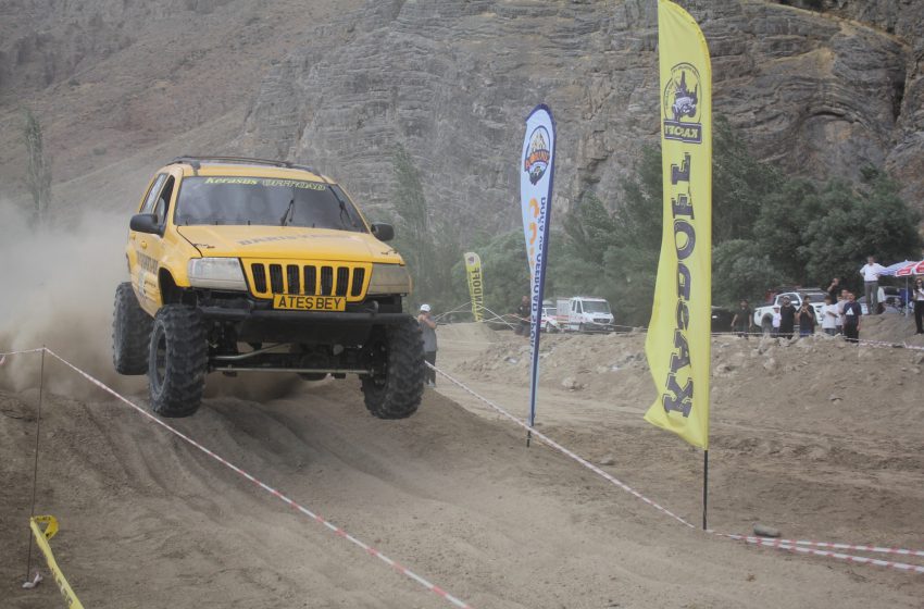  Off Road Heyecanı Divriği’yi Salladı: Başkan Akbaş’a Teşekkür!
