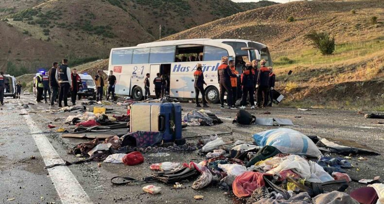  Sivas’ta Otobüs Kazası: 4 Kişi Hayatını Kaybetti, 40 Yaralı