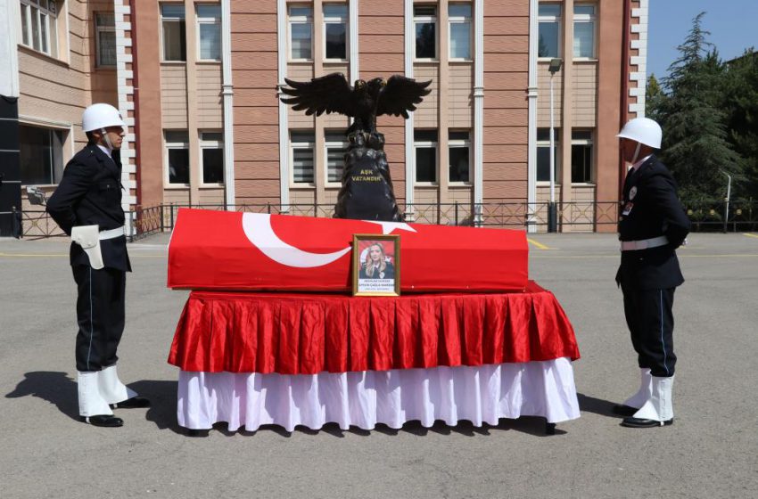  Trafik kazasında hayatını kaybeden komiser, törenle memleketine uğurlandı