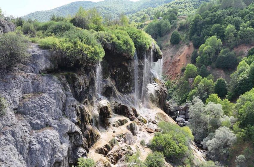  Bozkırın ortasında vaha, sıcaktan bulananlar oraya akın ediyor