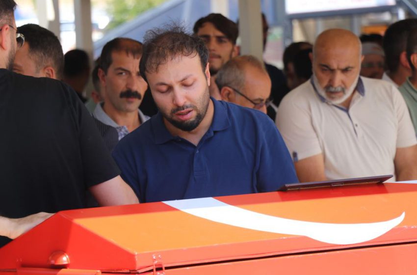  Muhtarlık binasında vefat eden muhtar toprağa verildi