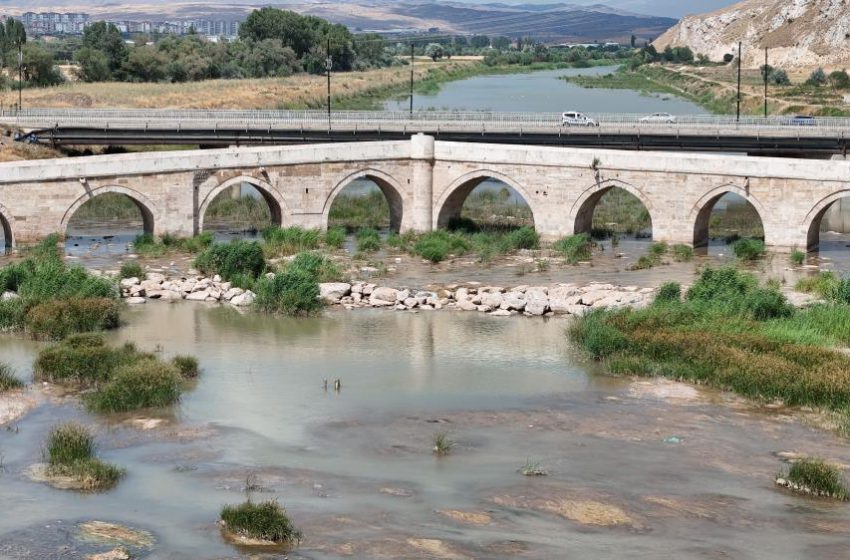  Türkiye’nin en uzun nehrinde kuraklık alarmı