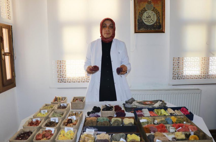  Unutulmaya yüz tutmuş boyamacılık geleneksel yöntemlerle yapılıyor, doğanın renkleri yeniden hayat buluyor