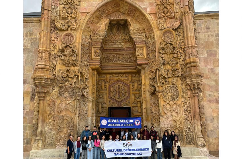  “Görmeden Ölmeyin”: Selçuk Anadolu Lisesi’nden Divriği Gezisi