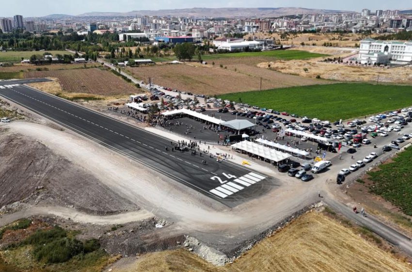  Kıbrıs çıkartması kahramanı Cengiz Topel’in ismini taşıyan İHA ve model uçak pisti törenle açıldı