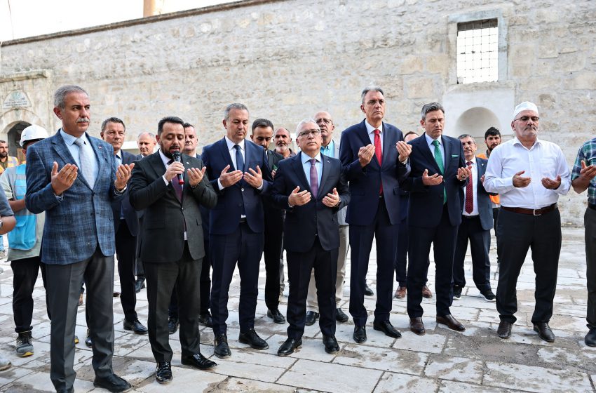  Kongre Delegeleri Dualarla Yad Edildi