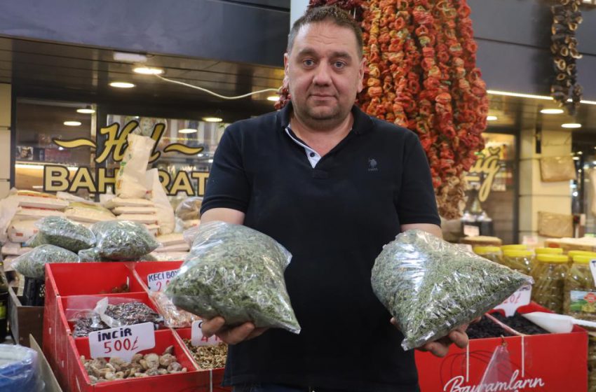  Kurusunun 100 gramı ile bir öğünlük yemek pişiyor