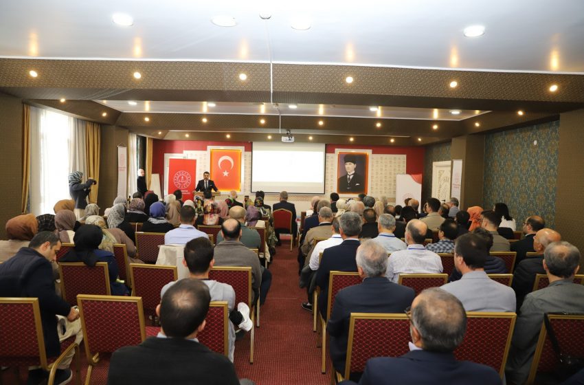  Eğitimciler İmam Hatip Çalıştayında Bir Araya Geldi