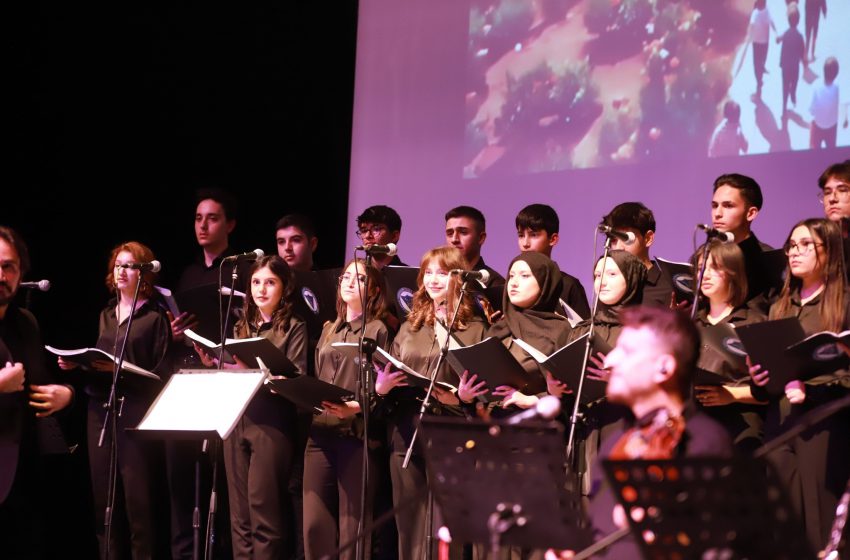  “Kim Var Sanat Etkinliğinde Duygu, Sanat ve Vatan Aşkı Buluştu