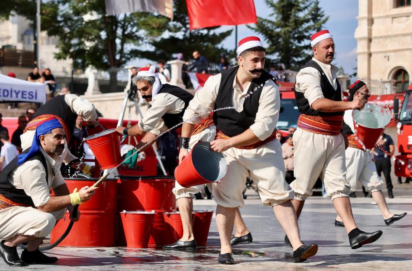  Kongre Müzesi Bahçesinde Tulumbacılar Gösterisi Büyüledi