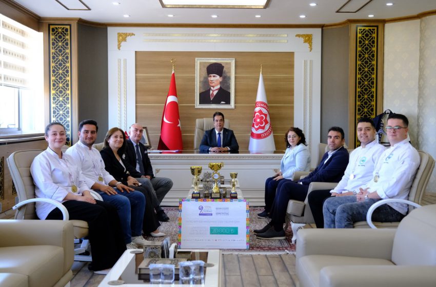  Sivaslı Genç Şefler, Adana Lezzet Festivali’nden Altınla Döndü