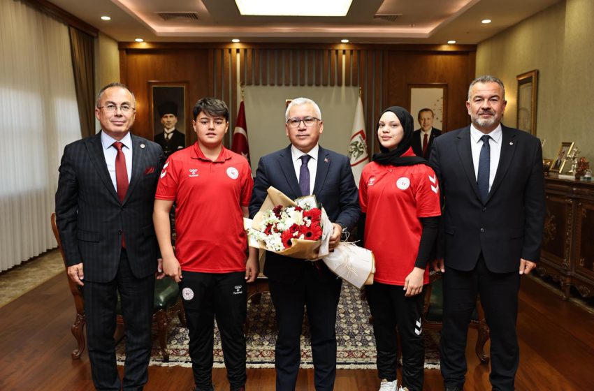  Vali Şimşek’ten Şampiyon Sporculara Tebrik