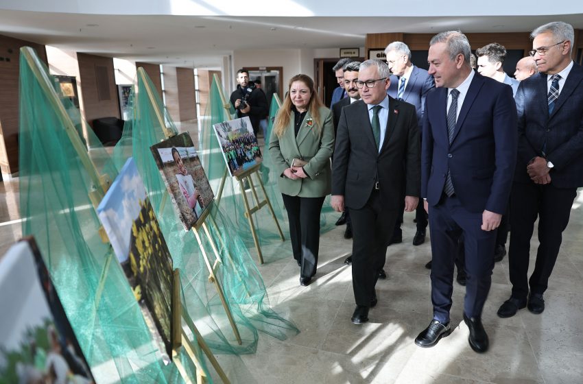  Sivas’ta 24 Kasım Öğretmenler Günü Törenle Kutlandı