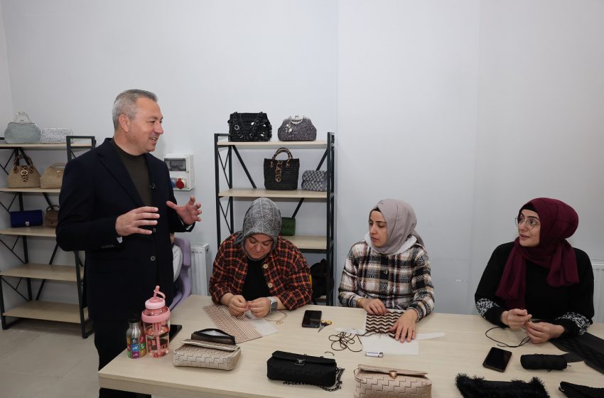  Başkan Uzun, Fatih Gençlik ve Kültür Merkezi’ni Ziyaret Etti