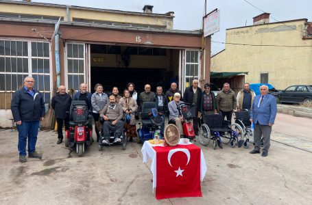 Divriği Engelliler Derneğinden 7 Engelliye Akülü ve Manuel Araç