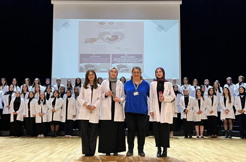  Ebelik Öğrencileri Mesleğe İlk Adımı Fetoskop Töreni ile Attı