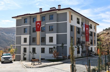 Gürün’de 85 Yeni Konutun Anahtarları Teslim Edildi