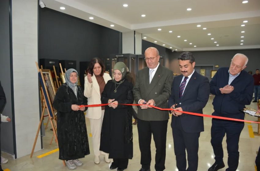  Sanat ve Öğretmenler Buluştu: Ahşap Yakma Sanatı Sergisi Açıldı