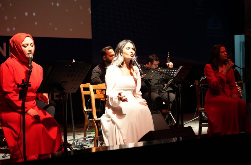  Sivas’ta Deyişler Yankılandı: Konser Sanatseverlerle Buluştu