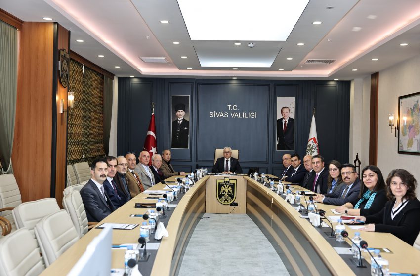  Vali Yılmaz Şimşek Başkanlığında Sivas’ın Turizm Geleceği Masaya Yatırıldı