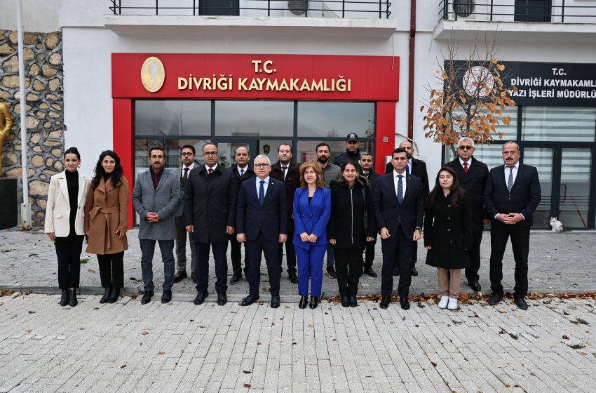  Vali Yılmaz Şimşek Divriği’yi ziyaret etti, yatırımlar ve esnaf buluşmaları gerçekleşti