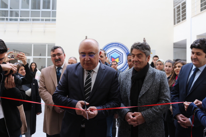  “Aile” Temalı Posta Sanatı Sergisi Açıldı