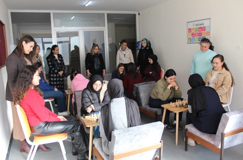  Ebelik Öğrencileri Satranç Turnuvasında Buluştu