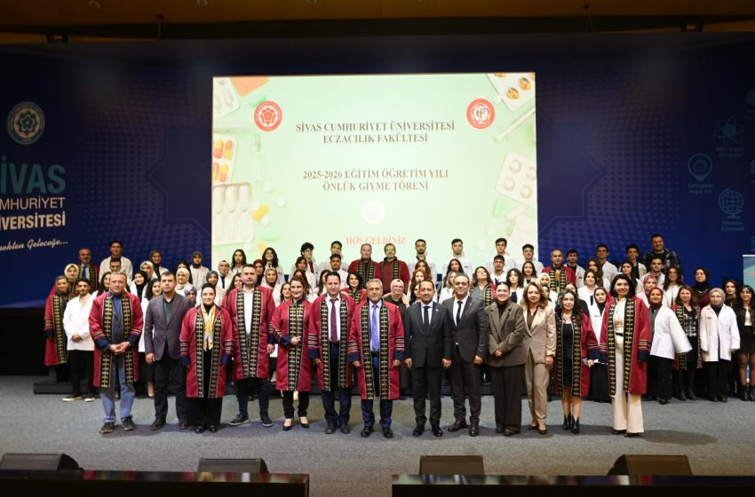  Eczacılık Fakültesi Öğrencileri Mesleğe İlk Adımı Attı