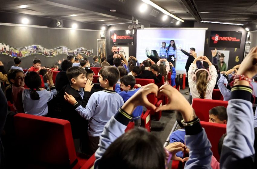  Gezen Sinema Tırı Çocuklara Sinemanın Büyüsünü Yaşatıyor
