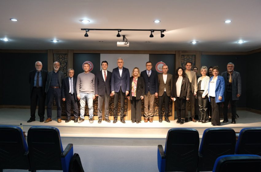  Öğrenciler, Sektör Temsilcileriyle Bir Araya Geldi