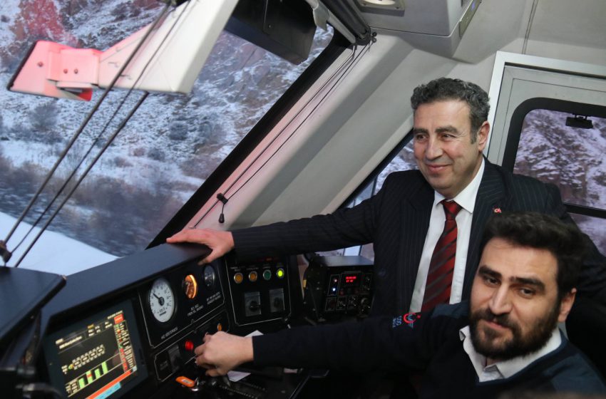  Divriği Esnaf Odası Seçim Yolunda Raybüs Makinistlerine Moral Ziyareti