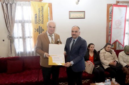 Şair Ahmet Mahir Pekşen Edebiyat Akademisi’nde Öğretmenlerle Buluştu