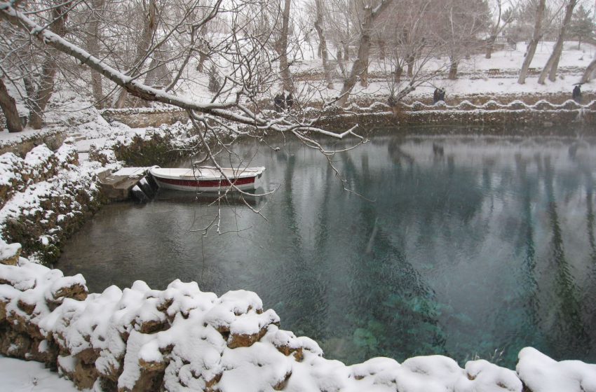  Sibirya Soğuklarına Direnen Göl: Gökpınar