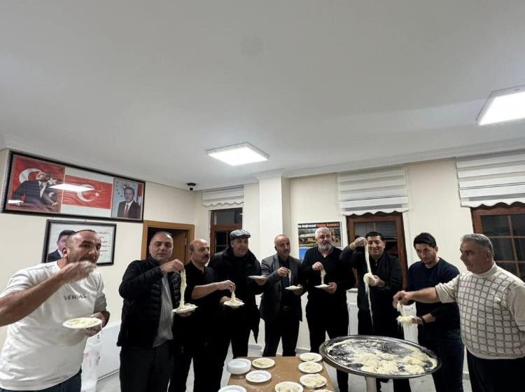  Sivas’ta kış gecelerinin vazgeçilmez lezzeti tel helva kültürü yaşatılıyor