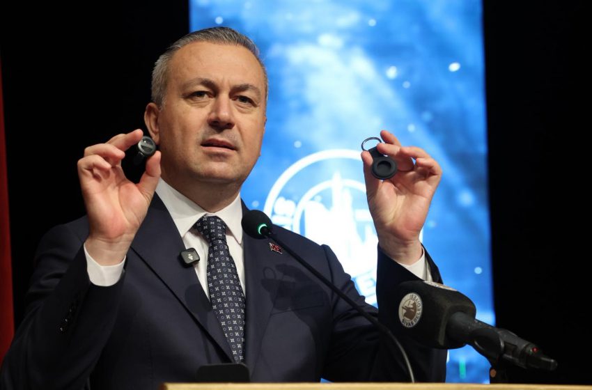  100 Özel Gereksinimli Çocuğa Akıllı Takip Cihazı Dağıtıldı