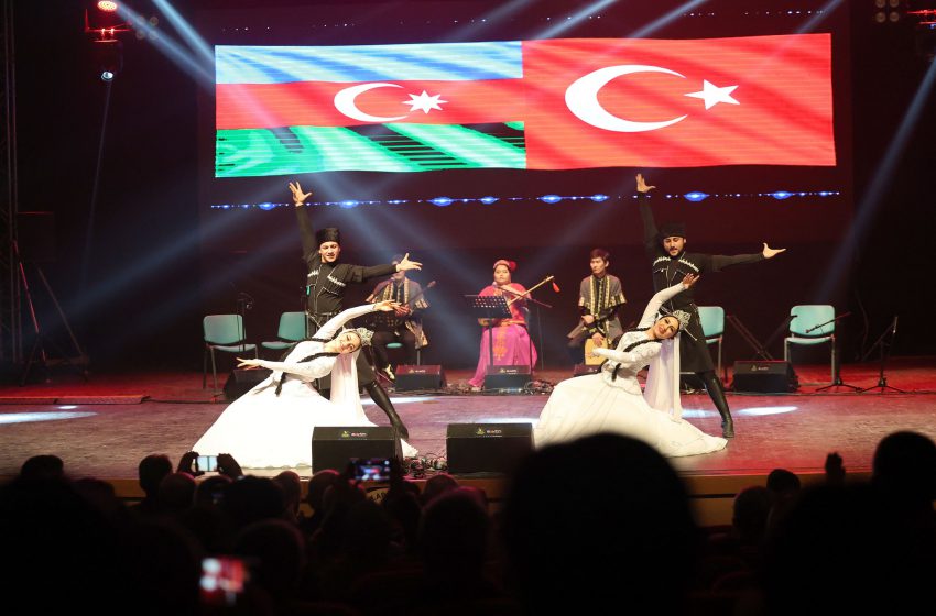  Aşık Ruhsatî Türkülerle ve Şiirlerle Yad Edildi