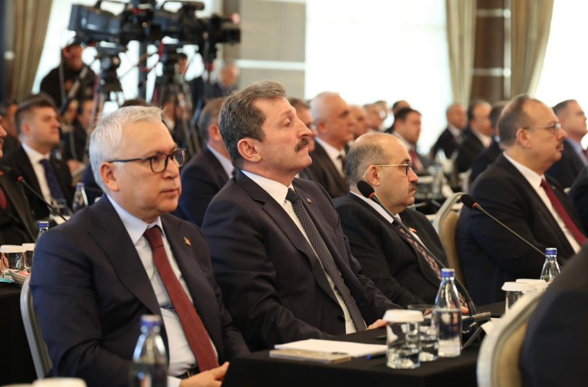  Vali Şimşek, Bakanlarla Birlikte Valiler Toplantısı’nda