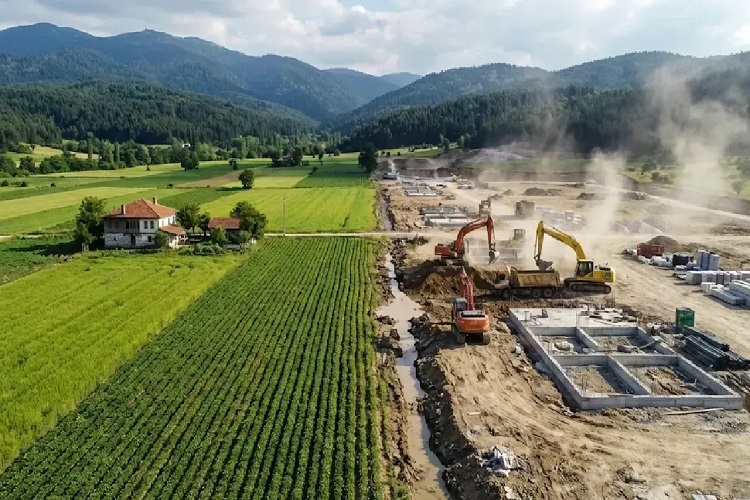  Palandöken, “Ekim alanları beton yığınları ile doldu”