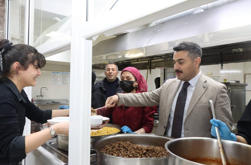  Sivas Atatürk Anadolu Lisesi Pansiyonunda İftar Buluşması