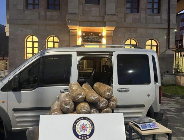  Sivas’ta 186 kilo kaçak tütün ele geçirildi