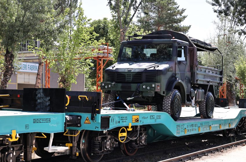  Stratejik Askeri Araçlar Demiryoluyla Taşınacak