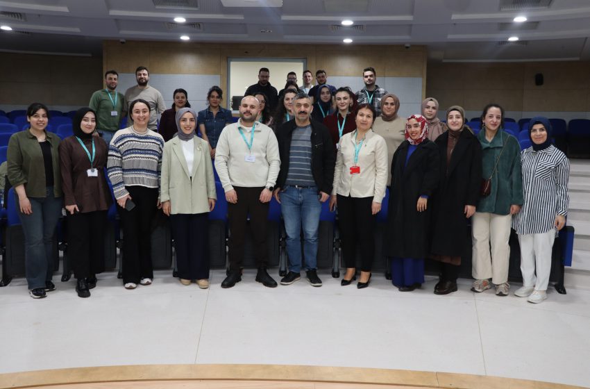  Hemşirelere Kritik Bakım Eğitimi