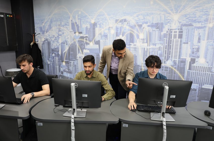  Huawei yarışmasında SBTÜ birinci